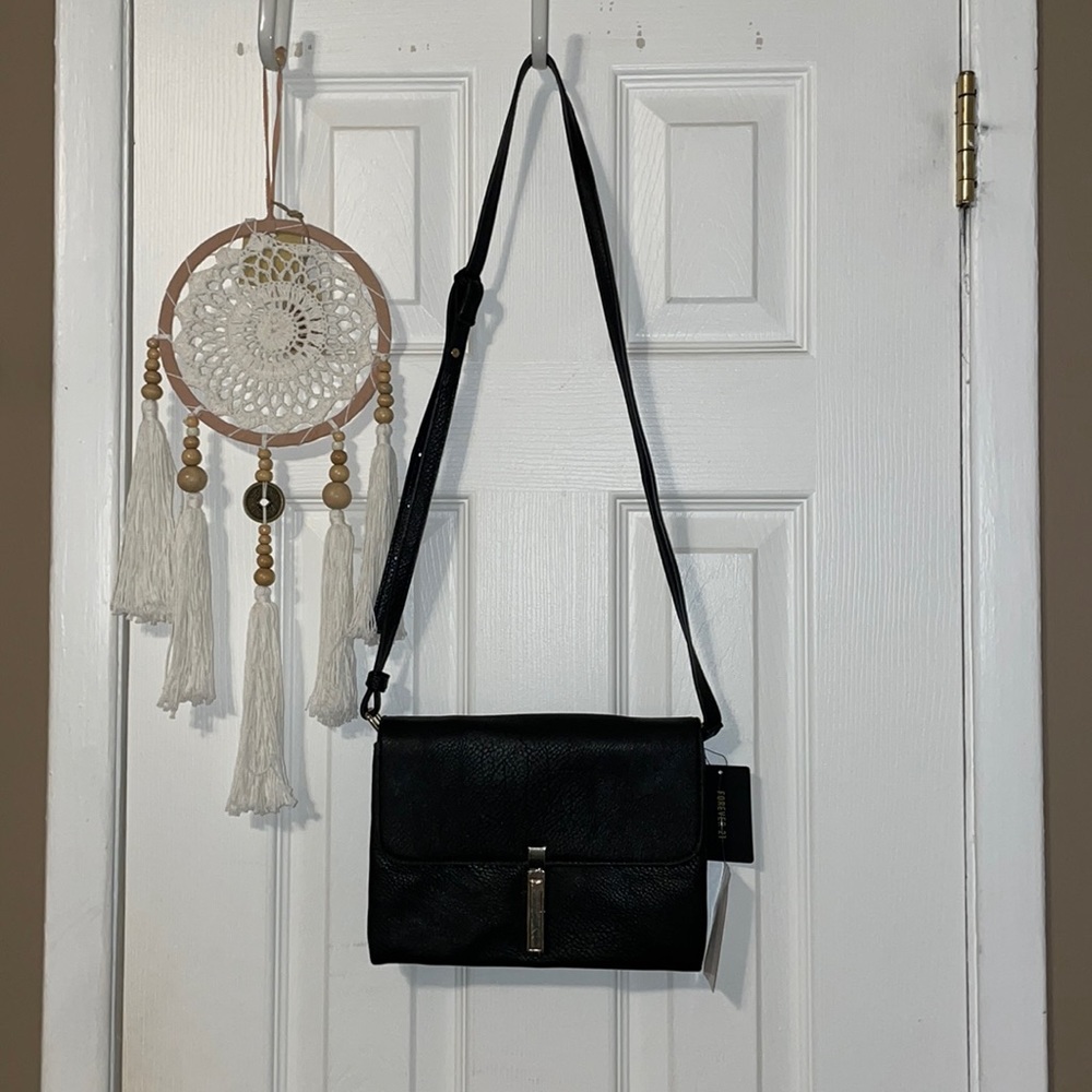 Forever 21 black faux pebbled leather crossbody bag